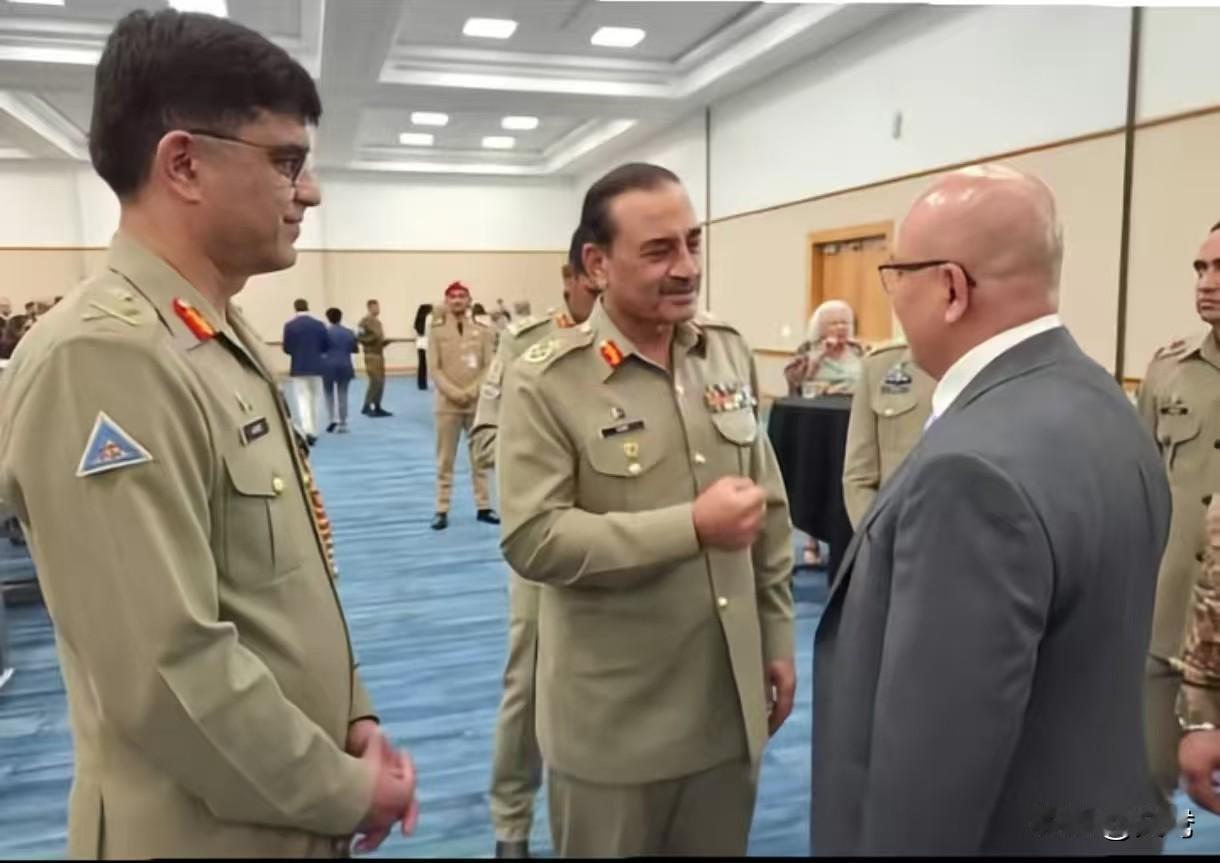 巴基斯坦政局又要变天？伊姆兰·汗处境堪忧！近几日，巴基斯坦政局动荡不安。巴基斯