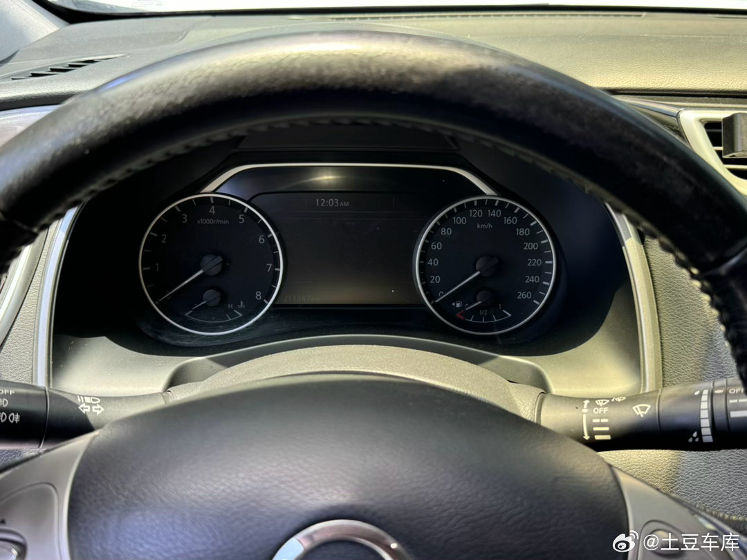一早看了两台车全部都没搞定2021款E300L个人一手8万公里出发前描述只换