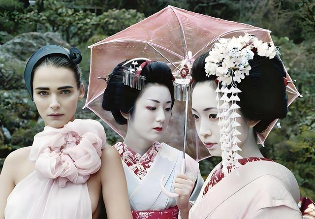 二战后，美国是如何摧毁日本精神文化的？“欲驯服菊花，必先折断武士刀”，美国不仅折