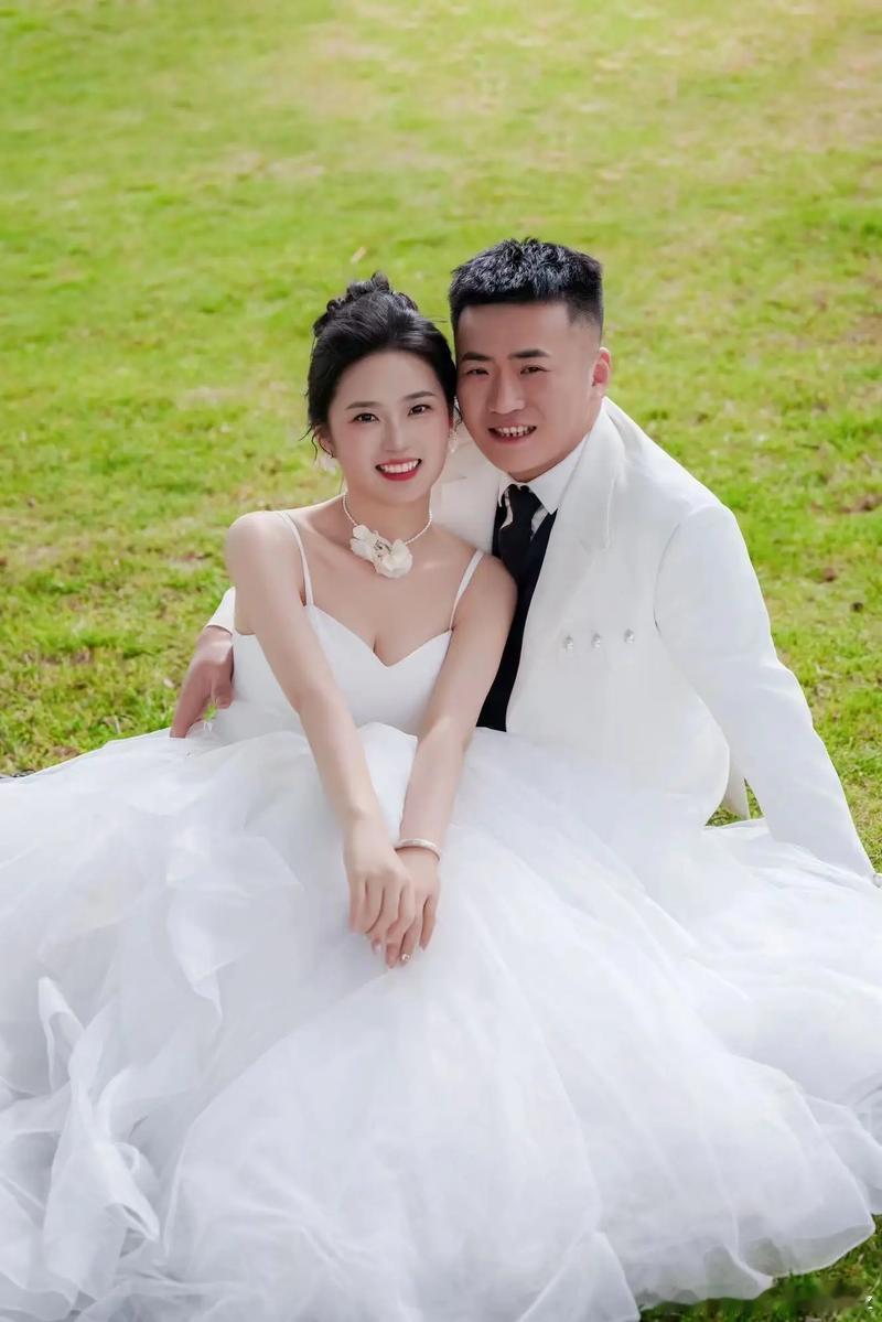 李晨妹妹结婚热点观点﻿李晨妹妹低调大婚！500万保时捷当嫁妆，藏了300万粉丝