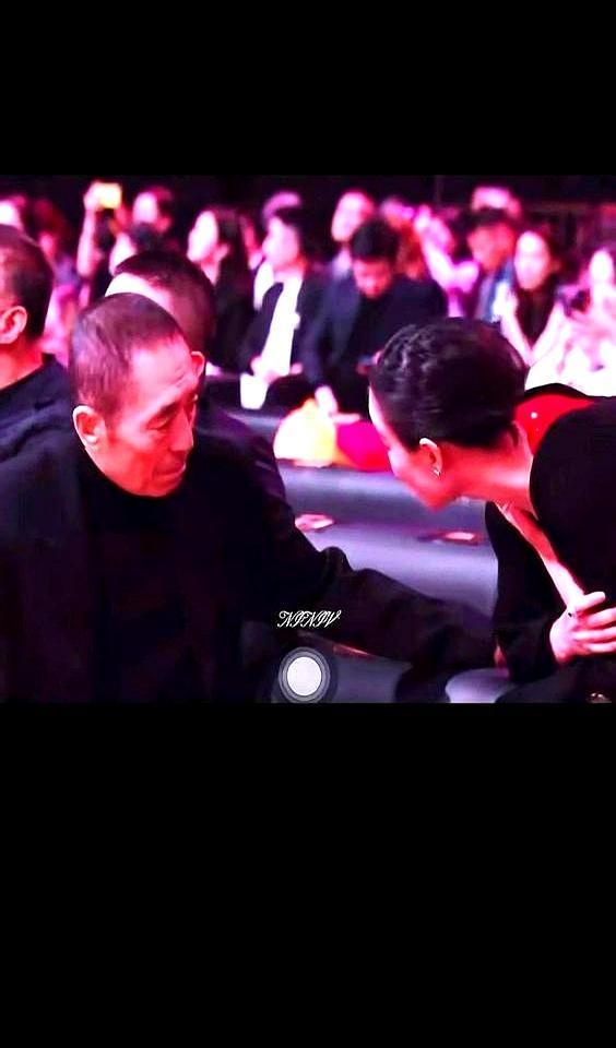 张艺谋是暴君？别骗自己了，他只是掀开了你那层薄薄的“保护壳”！别再说什么他“