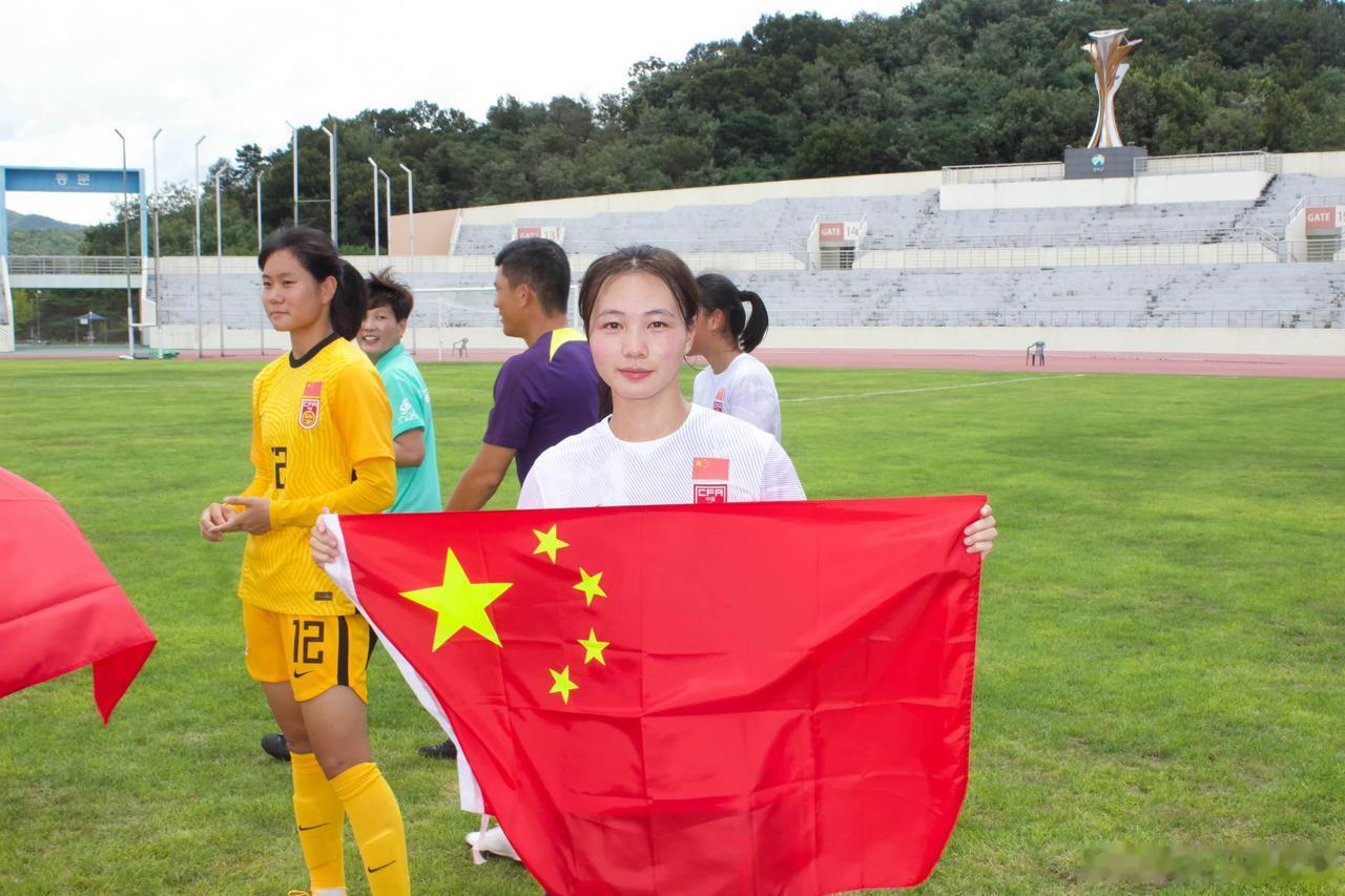 中国女足球员小将欧阳玉环留洋概况她加盟的是欧洲克罗地亚女足甲级联赛的梅吉穆列
