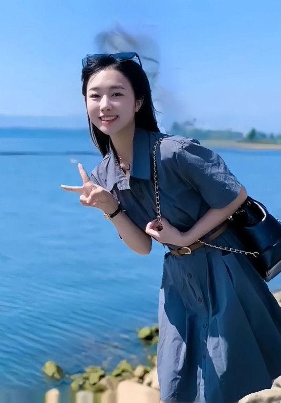 老伴闺蜜的女儿今年32岁了，长相还蛮漂亮的，应该属于大龄优质剩女。女孩对男方