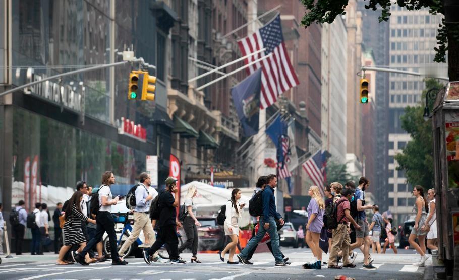 一年跑了7800个富翁，美国接走7500人，有钱人为啥非要往大洋彼岸搬？