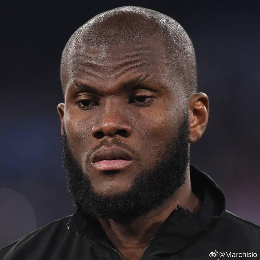 斯基拉：斯帕莱蒂想要一些即战力球员，而不是老的老小的小。他需要一名经验丰富的门将