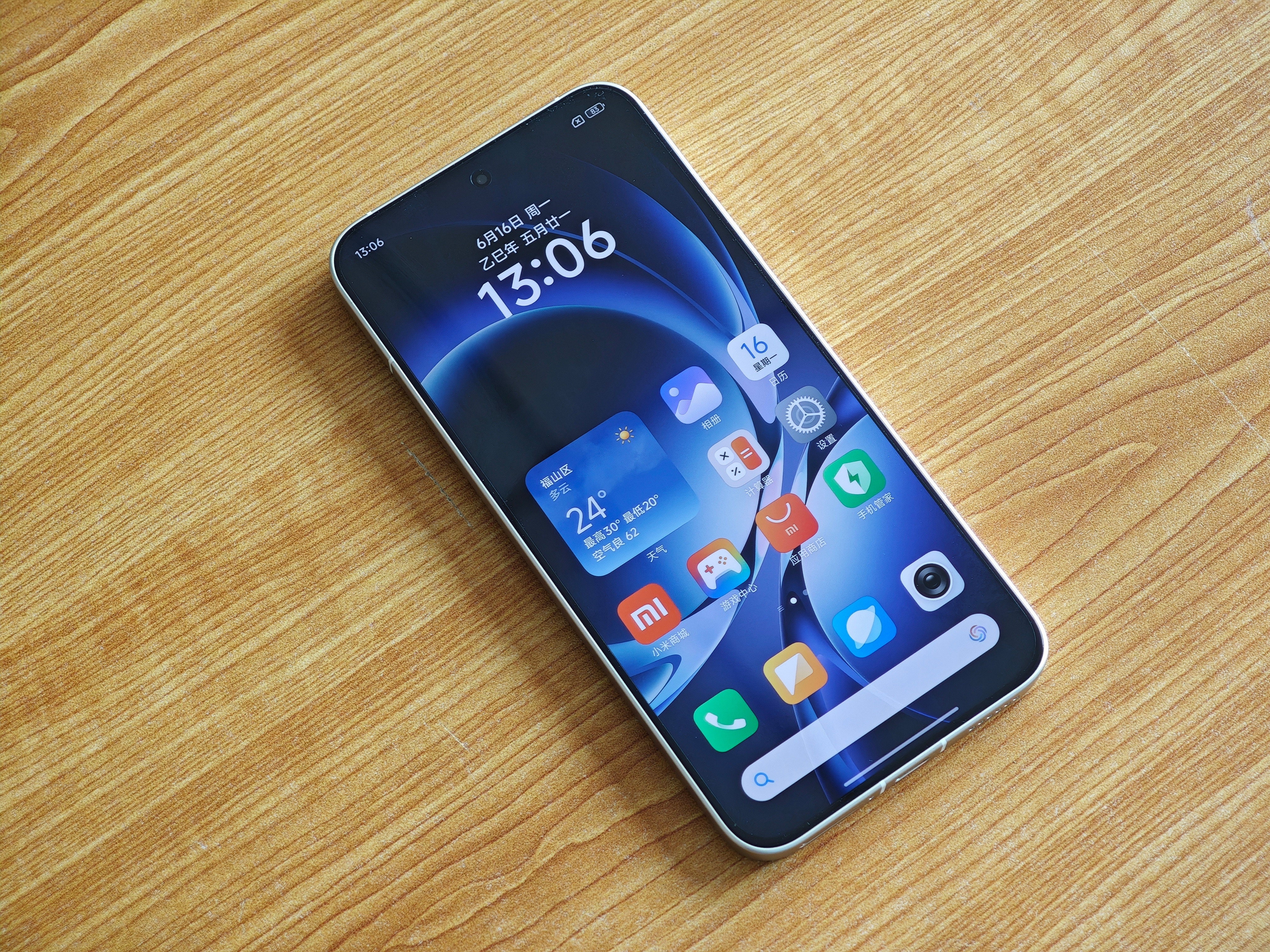 REDMIK80至尊版这块屏真的惊艳到我了！6.83英寸的屏幕，超大R角，四