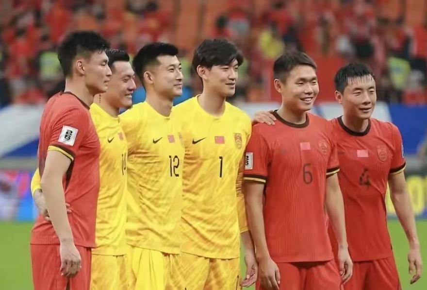 邵佳一新一期国足26人大名单出炉，没有惊喜！没有新意，还是老人当道，又是4个守门