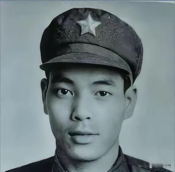 1979年，一个步兵用缴获的高炮，给自己的团当了回炮兵，团长在望远镜里看到这一幕