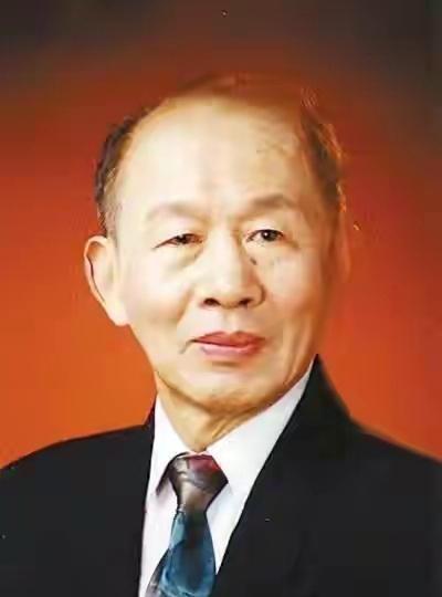 请您为伟大的科学家停留1秒钟，崔崑，华中科技大学教授，中国工程院院士，金属材料专