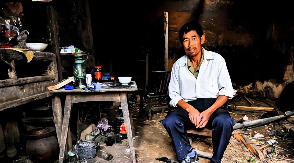 村里的王三，年轻时承包了公社的翻沙场，生意做得很红火，当时在我们村里那可是响当当