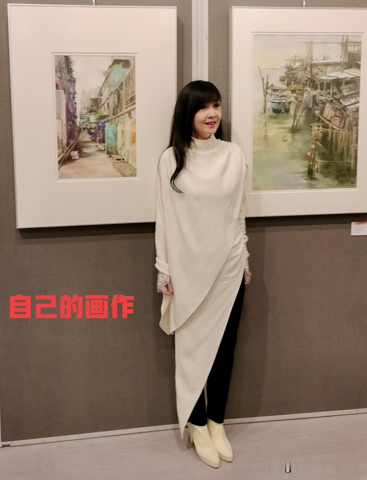 不愧是无数中国男人心中的“香港第一玉女”！都58岁了还是那么温柔娇俏，她就是不喜