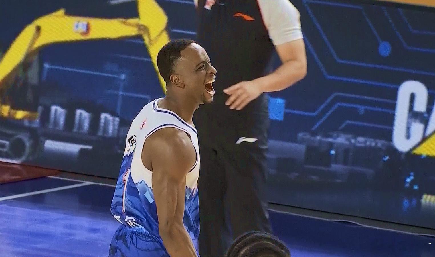 新疆男篮战胜福建男篮纳托尔出场23分钟高效得到全队最高的22分还有5助攻，三分