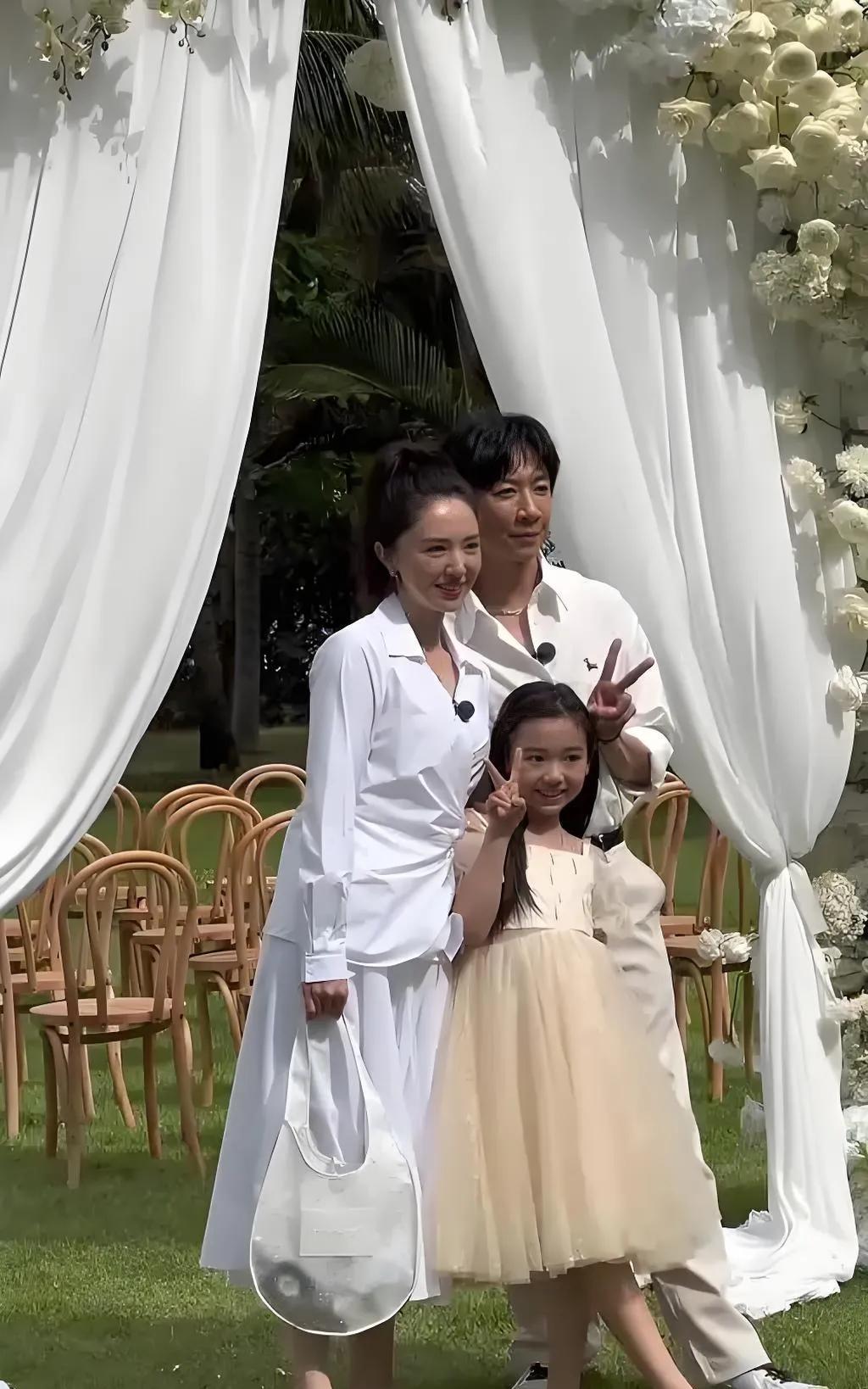 新婚就分居，董璇这是啥意思啊？董璇刚与张维伊结婚没几天，就爆出两人分居，那么他