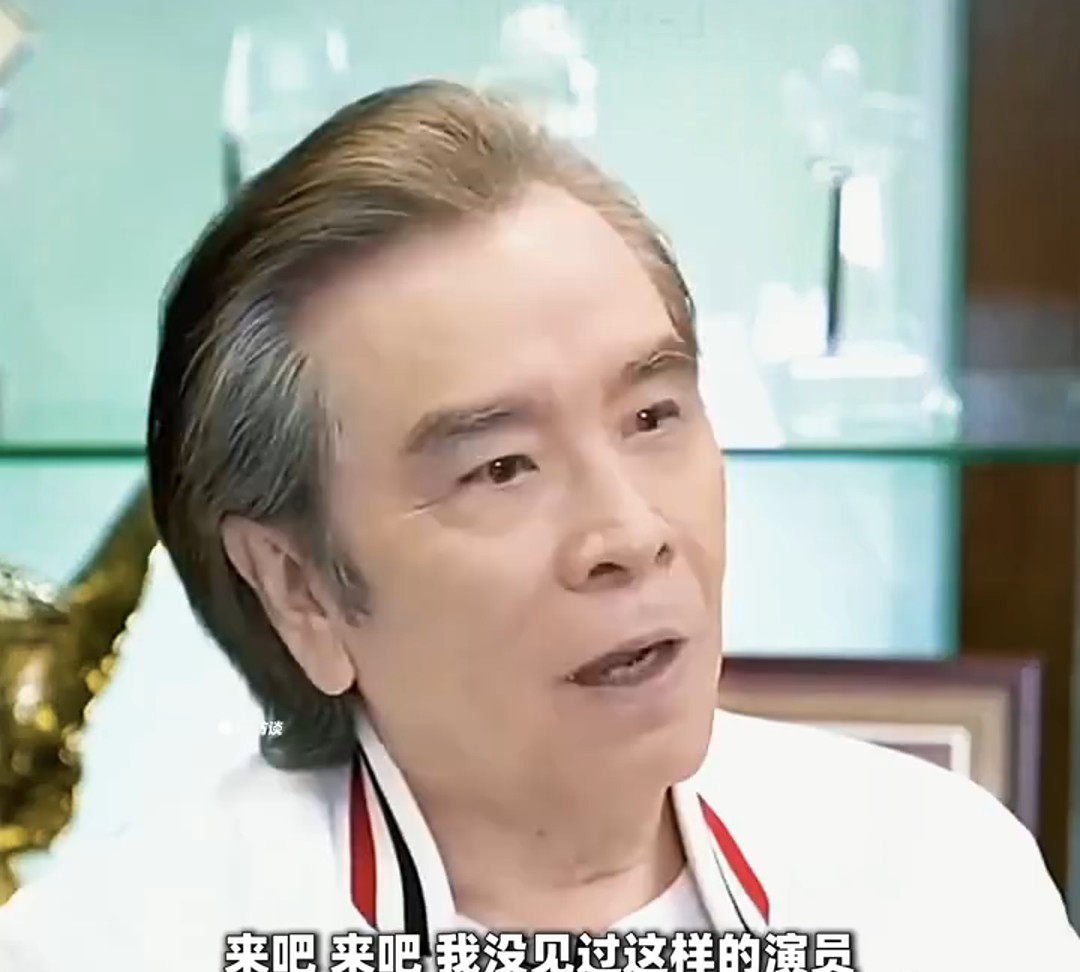 演员姜大卫说：“我在内地拍戏，碰到过一个女演员，在我面前耍大牌，特别让人讨厌，我