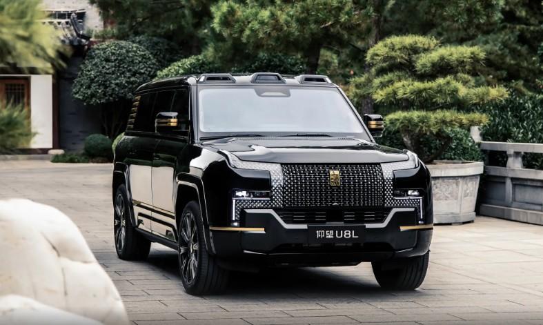 7月31日，比亚迪旗下仰望品牌全新旗舰——U8L鼎世版正式开启预售，定位“全尺寸