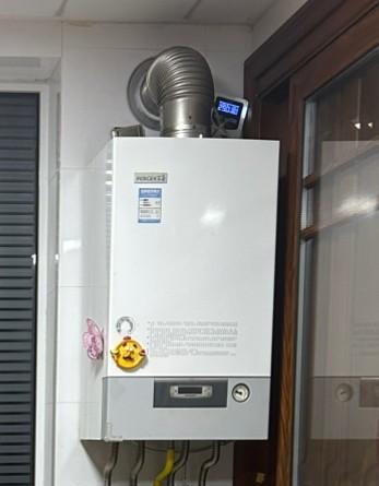 一天烧掉93块钱燃气费，这哪是取暖，简直是在烧钱！我看很多朋友还在傻傻地开着2