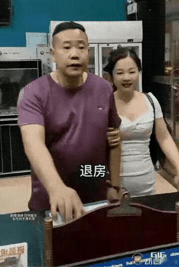 “口罩带反了”这句酒店暗语，竟成了大哥的救命钱警报！明明没戴