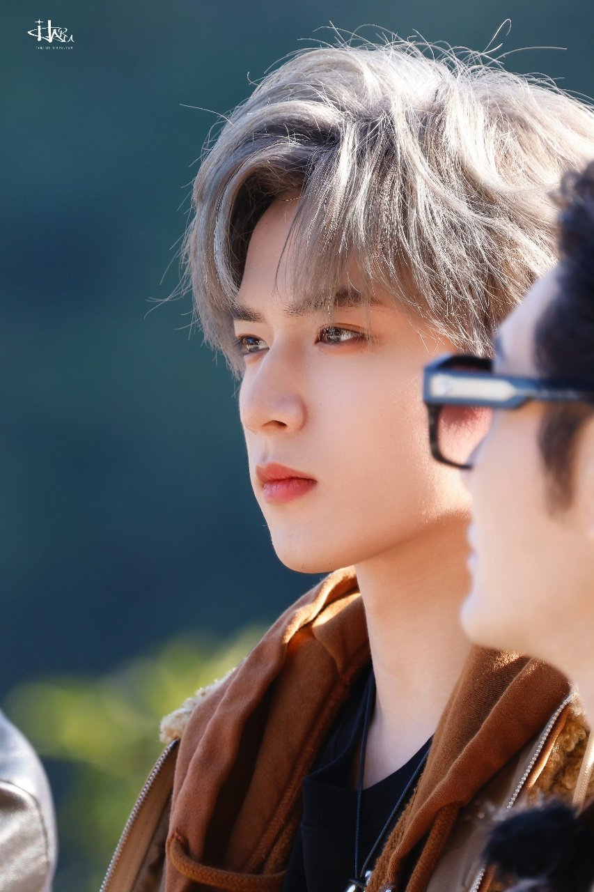 刘耀文宇宙闪烁请注意生图🈶