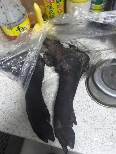 成都10岁男童吃猪蹄卡喉，妈妈束手无策，送医急救不及去世。普通人都容易掌握的海姆