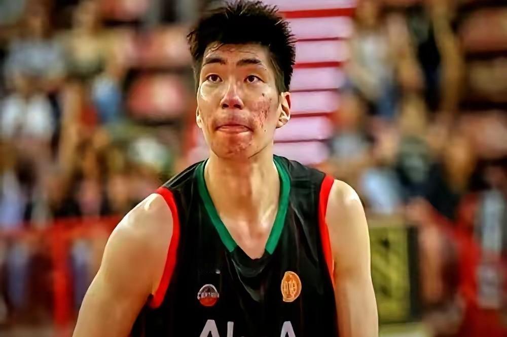 篮协电话都快打爆了！我们那个2米23的巨塔，在西班牙联赛杀疯了，可家里却没人了。