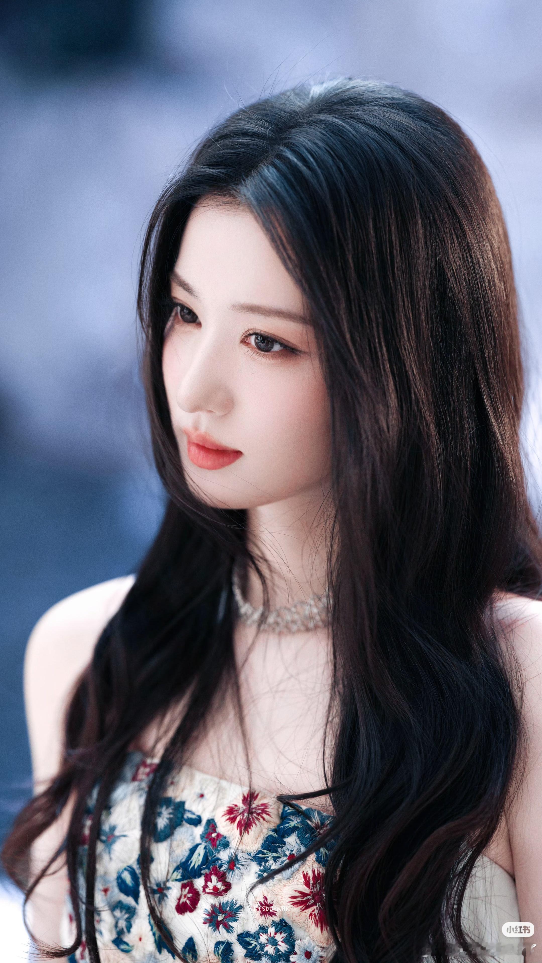 王楚然长着一张大花脸，千万别跳擦边抖舞啊，看好你的发展