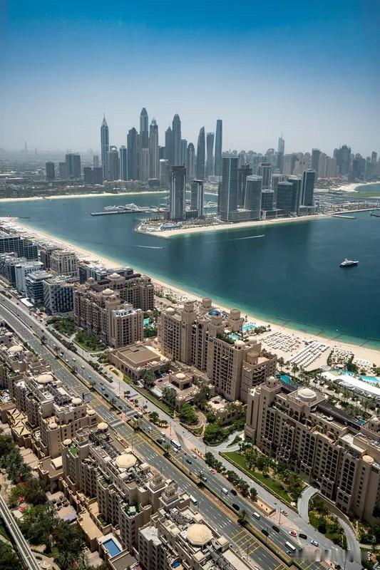 阿联酋阿布扎比王储来北京了，引发不少关注，很多人对这个中东国家不太了解，阿联酋地