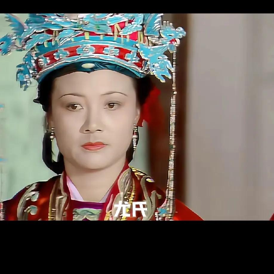 看红楼梦元春省亲这场面，太太夫人们的妆造细节直接把“等级制度”演明白了！网友扒