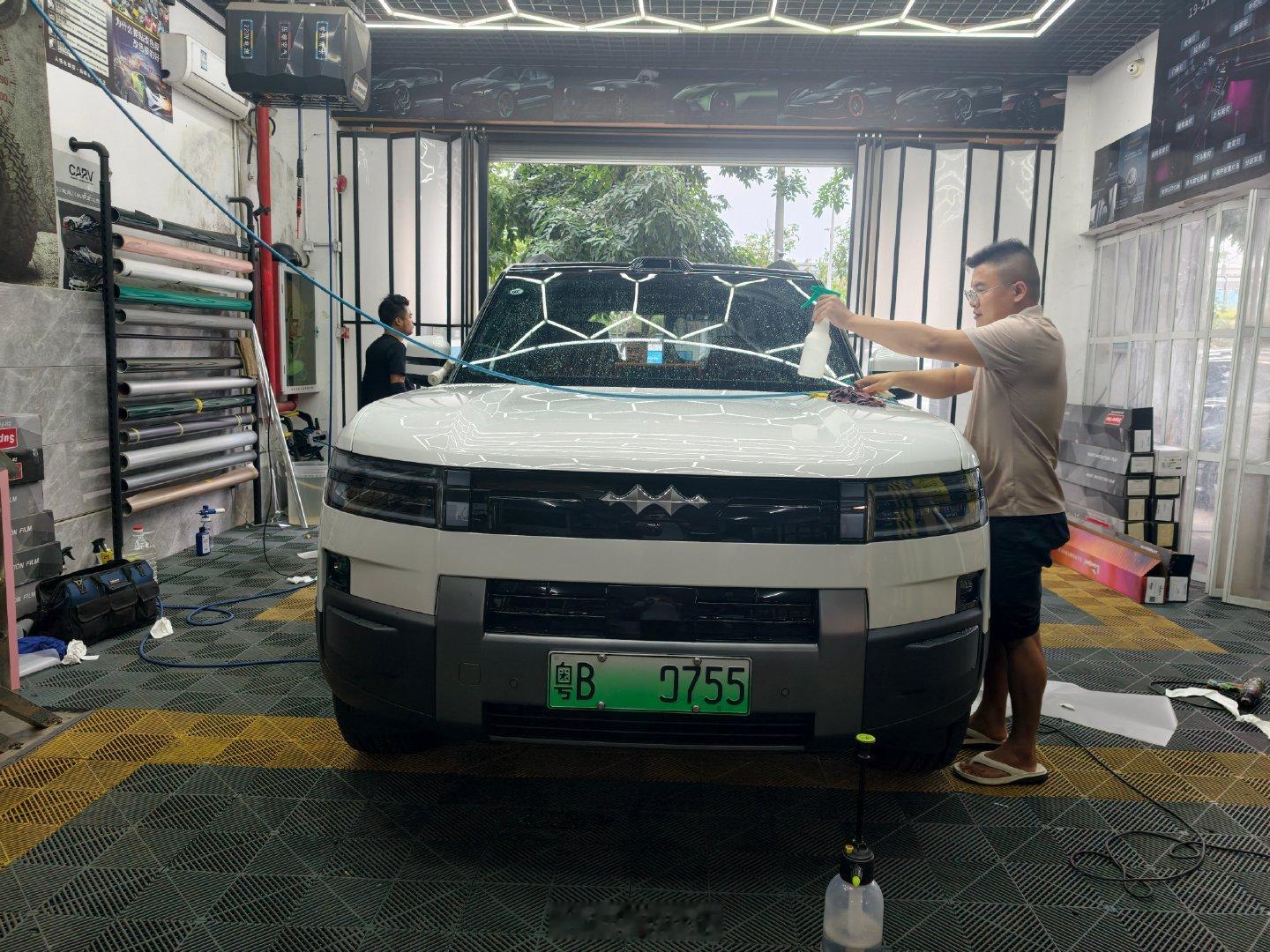 9月新势力汽车品牌国内零售销量（台）零跑78202小米40015方程豹37044理想31817小鹏3