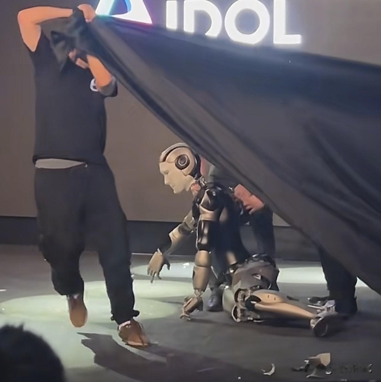 真的就怕货比货，俄罗斯这次真的出糗了。在我国小鹏人形机器人面世让人惊艳之后，