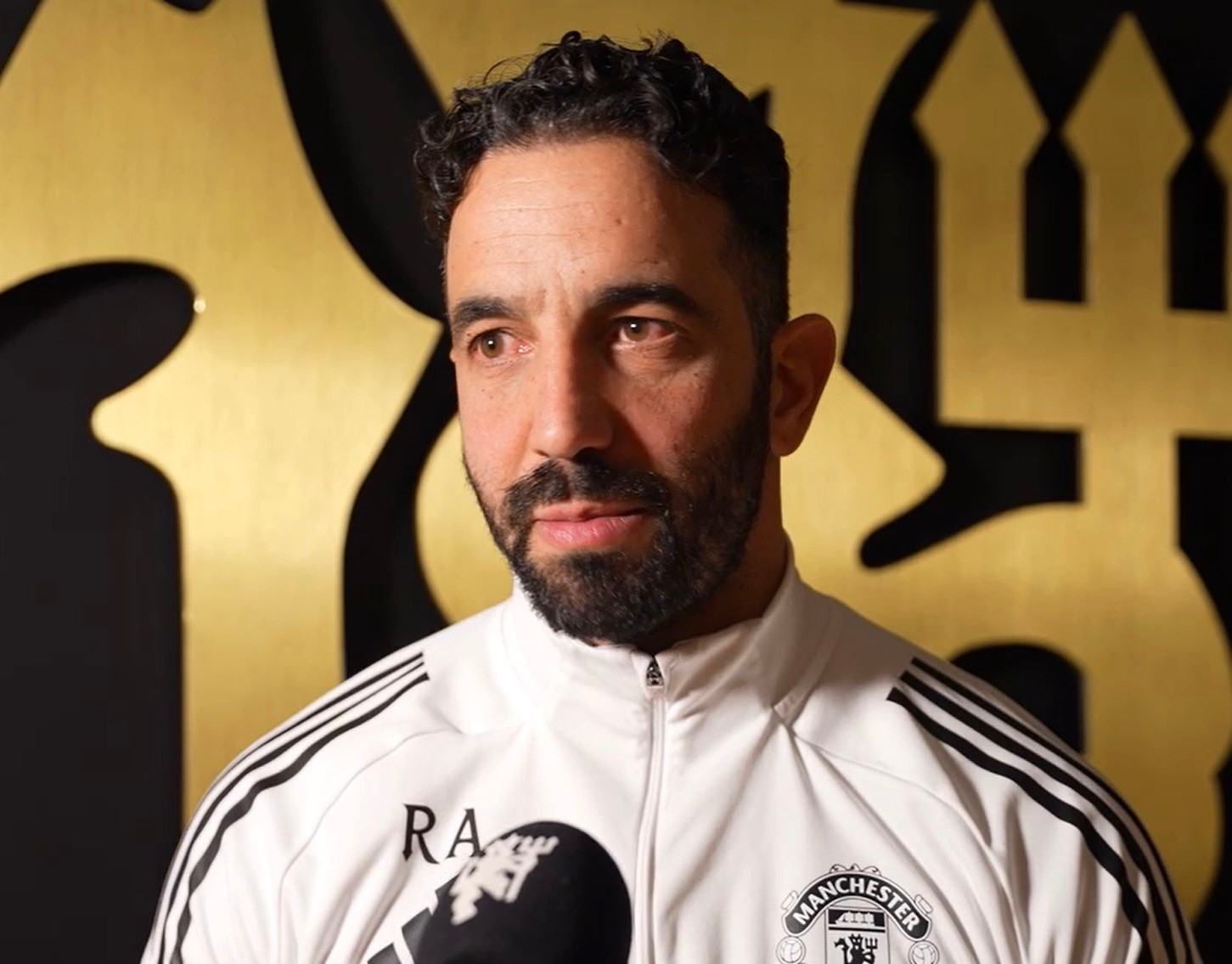 英超第16轮曼联主场对阵伯恩茅斯赛前，主帅阿莫林回应焦点问题：1.球队近2个客