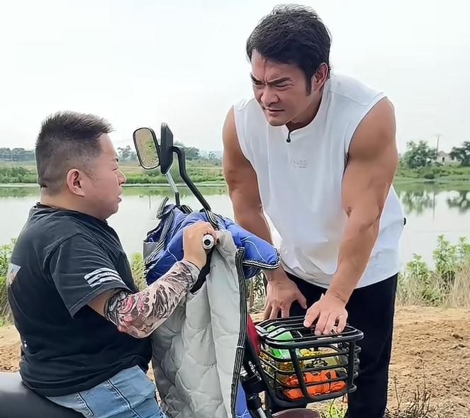 网红李维刚再次被坑惨！1.2万包鱼塘却只有194斤，塘主毫无愧疚心 关于李维