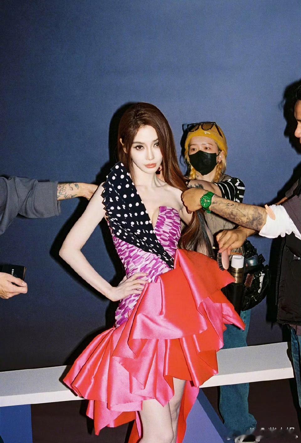 现在都看不懂杨颖的风格了！