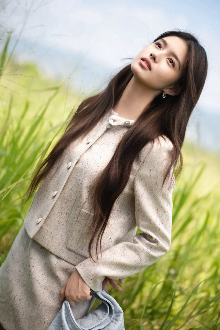 艾米拍百妖谱脸比雀骨里瘦艾米美成啥样了直接清甜又有灵气，妹宝真的好漂亮哦