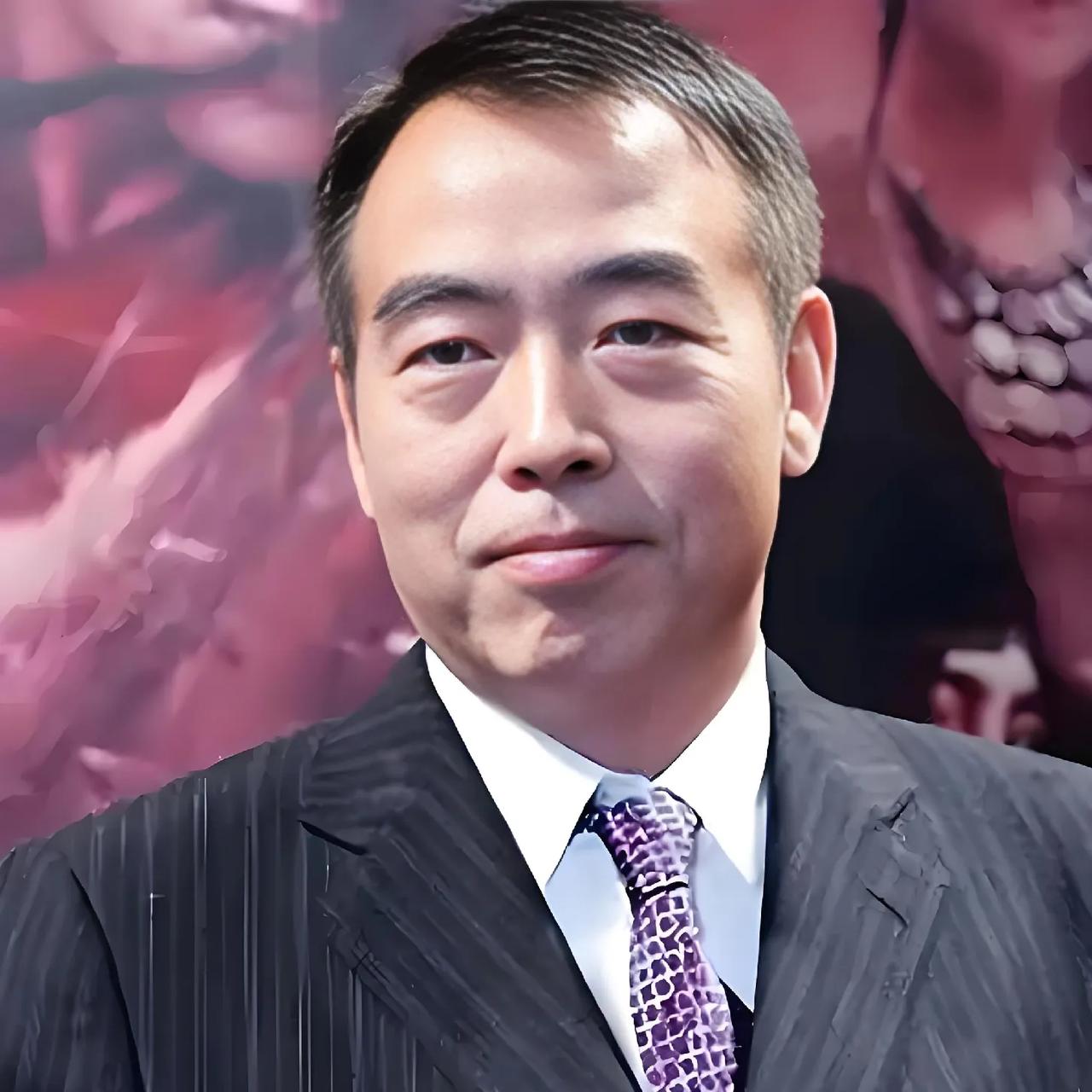 陈凯歌小的时候，因为父母忙于工作，经常把他送到梅兰芳家里去玩，那个时候他对梅先生