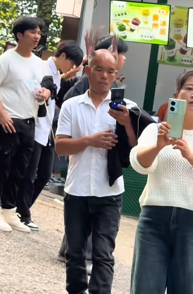 朋友：别来无恙啊！！！！！！