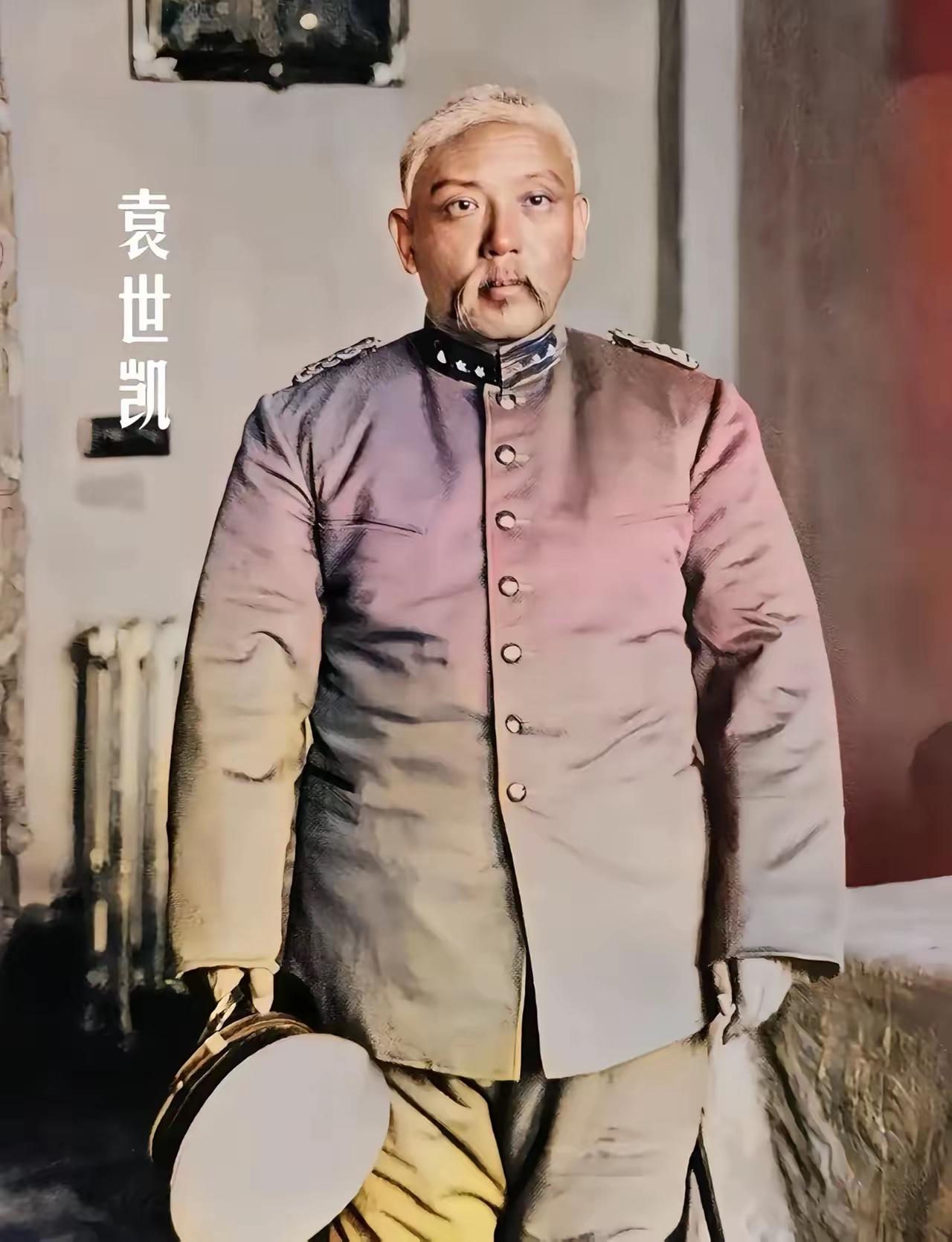 两年后的1884年，朝鲜又发生甲申政变，亲日派试图推翻亲清政权，袁世凯率领清军出