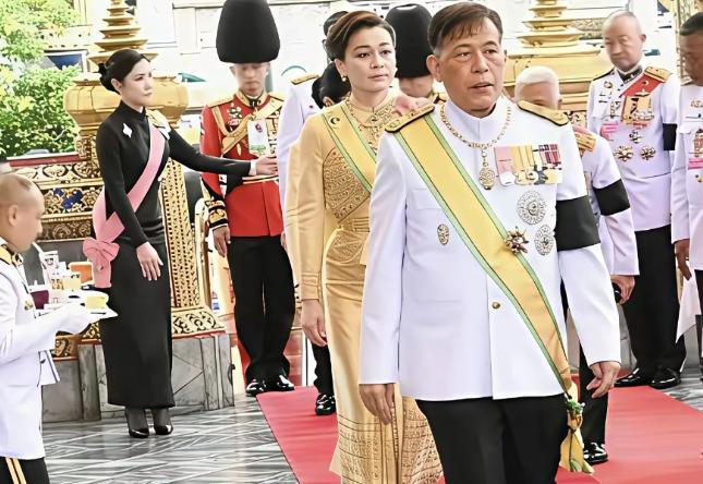苏提达的王后之位，近来成为外界关注泰国王室的焦点。2026年6月11日，泰国王