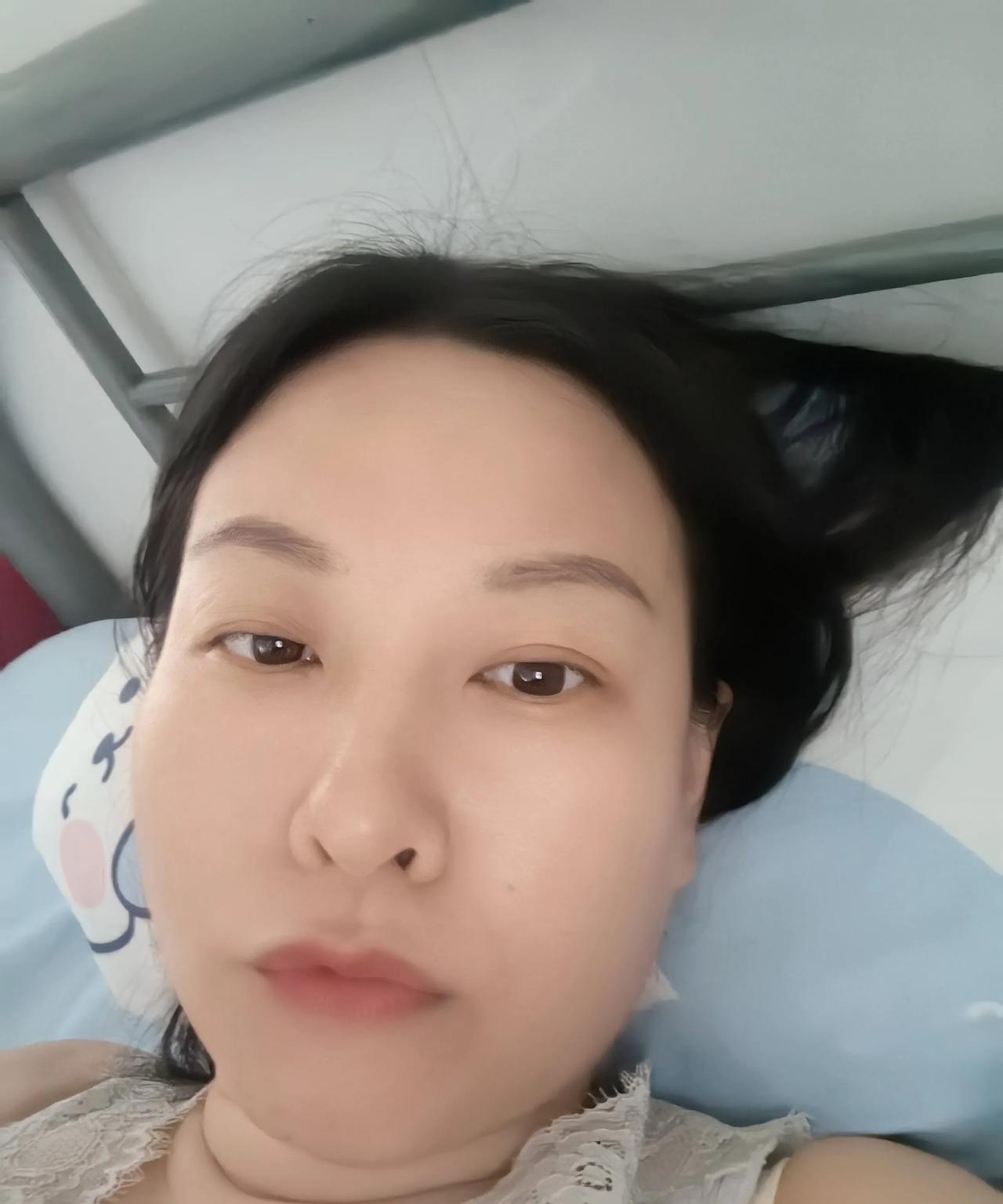 我不想一个人做饭，不想一个人吃饭，一个人吃饭不香，容易吃撑，要么就饿肚子今天停