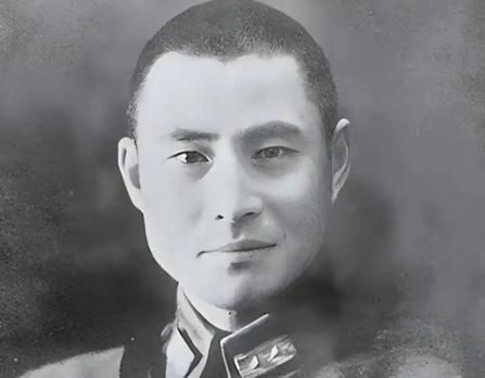 1983年，黄维收到国家8万元补偿款，够在北京买好几座四合院，他不给子女留一分，