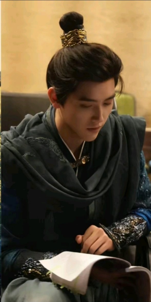 终于搞明白了为什么陈飞宇上一部戏没被喷颜值这一部被骂的这么狠，原因很简单，因为大