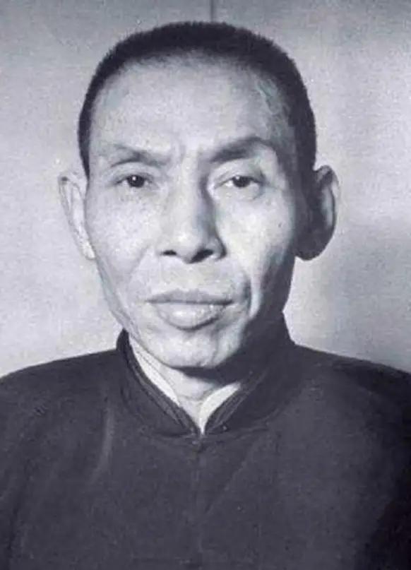 1939年，杜月笙在重庆遭人绑架，绑匪开口要40万，杜月笙却说：“给你90万，剩