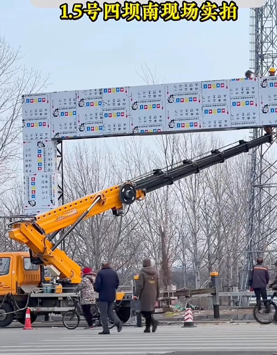 南阳的小伙伴们，终于可以看到商圣大桥的施工现场了！市民们盼星星盼月亮，终于盼到商