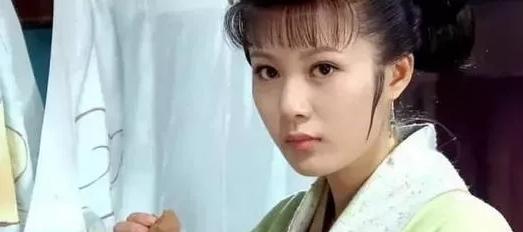 公元947年，在汴梁的闹市上，后唐明宗李嗣源的宠妃花见羞和儿子李从益，被一群士卒