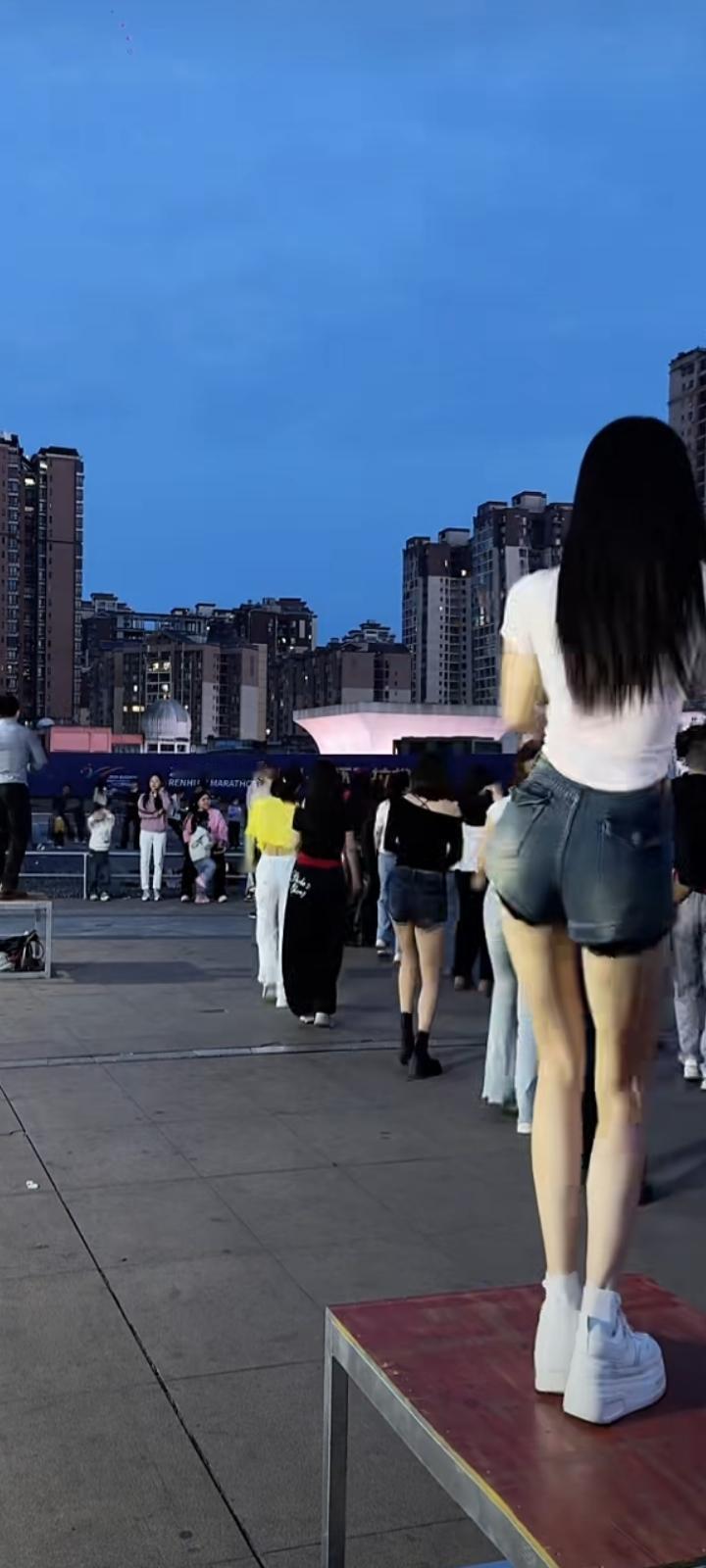 真心话茶局夜色撩人