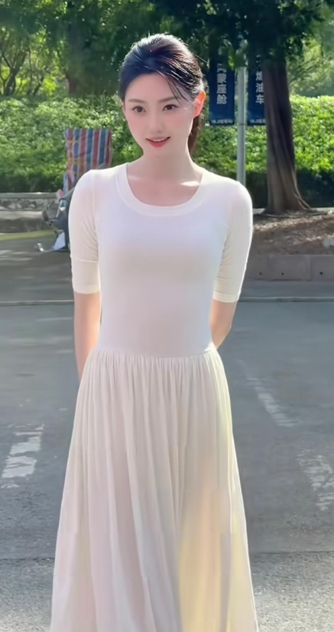 生活就像一幅画，我们赋予它怎样的意境，它就回赠我们怎样的风景。超然、了然、自然、