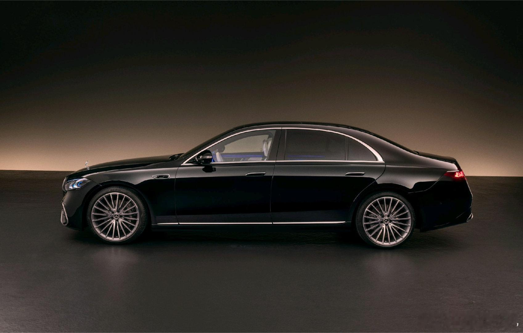 中改的w223奔驰S我觉得是成功的，比早期款多了一份沉稳，没那么“科技”了。但w