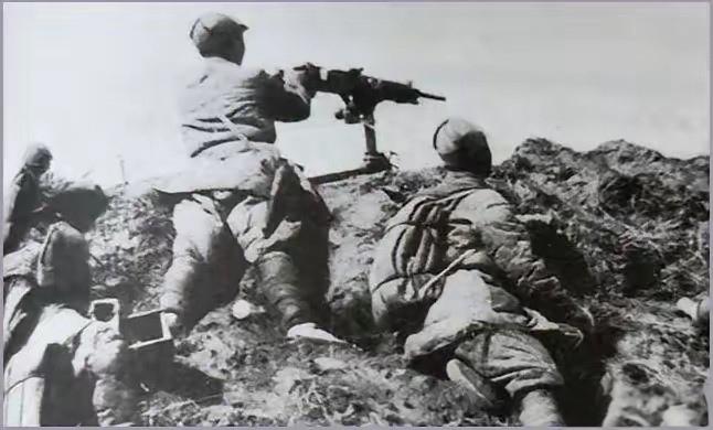 1942年河北，700八路军被1800鬼子包围，一个日本兵趁乱混进队伍准备刺杀，