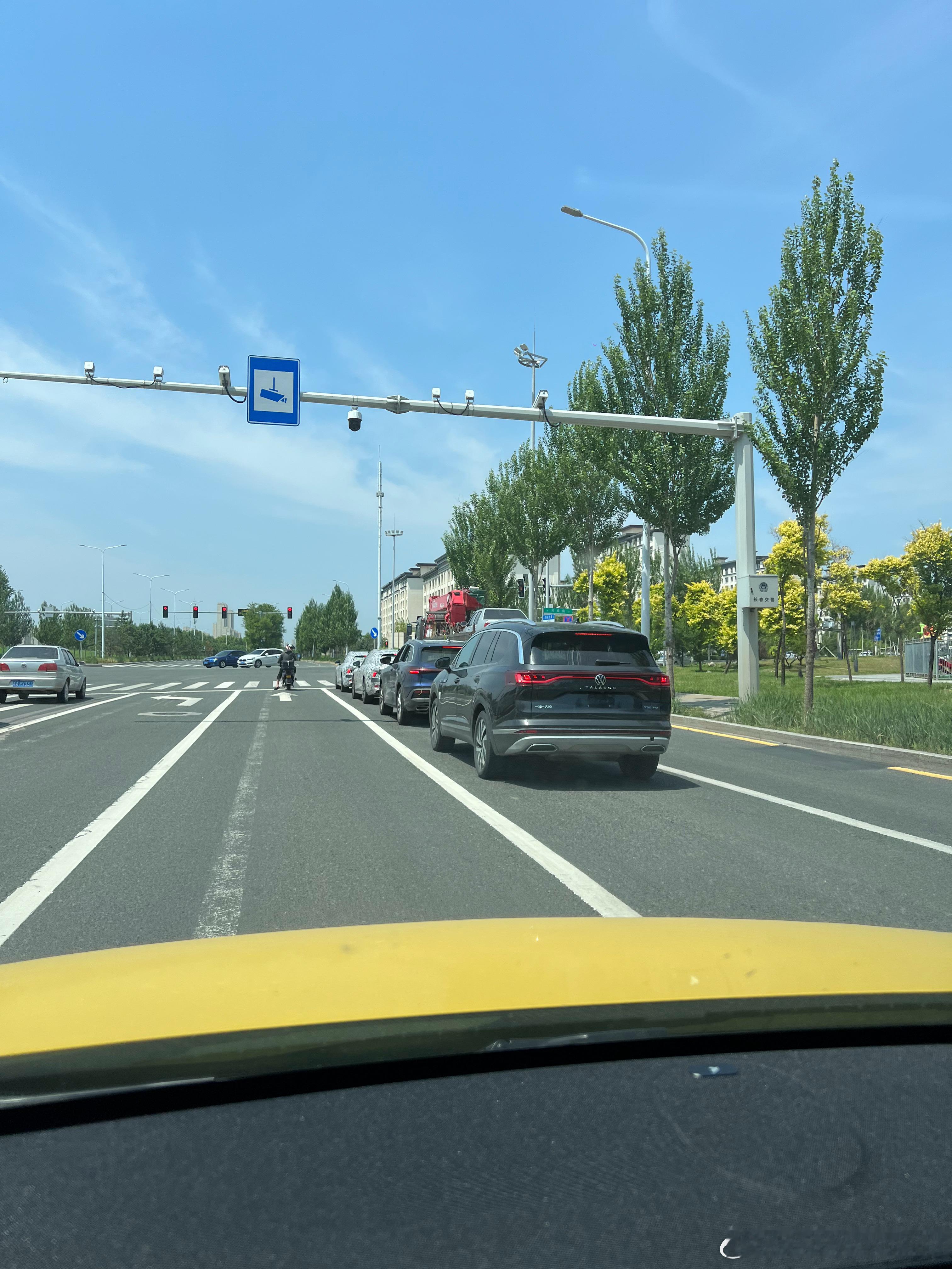 偶遇一汽大众路试车队，我一看，这不是全新A6Avant吗[大笑]奥迪A6av