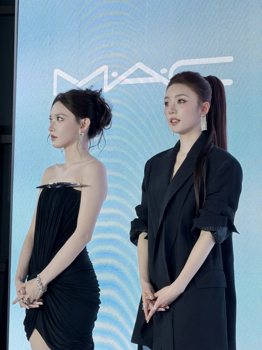 张月程潇！！！！美女站一起真养眼啊