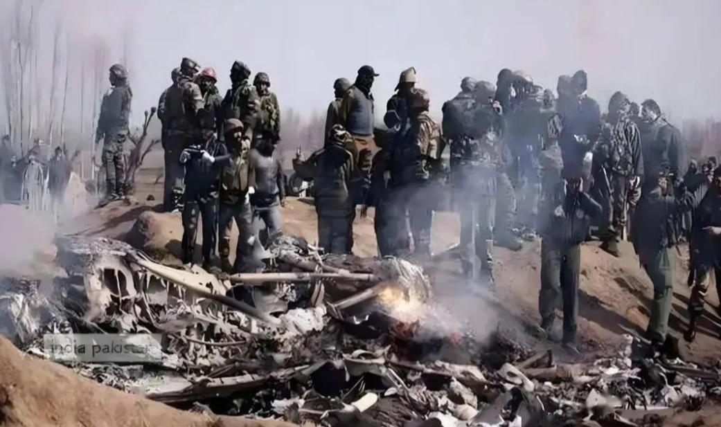 现在伊朗只有两条路可走，却都是死路。第一条是拒绝赔偿。这个拒绝的姿态，伊